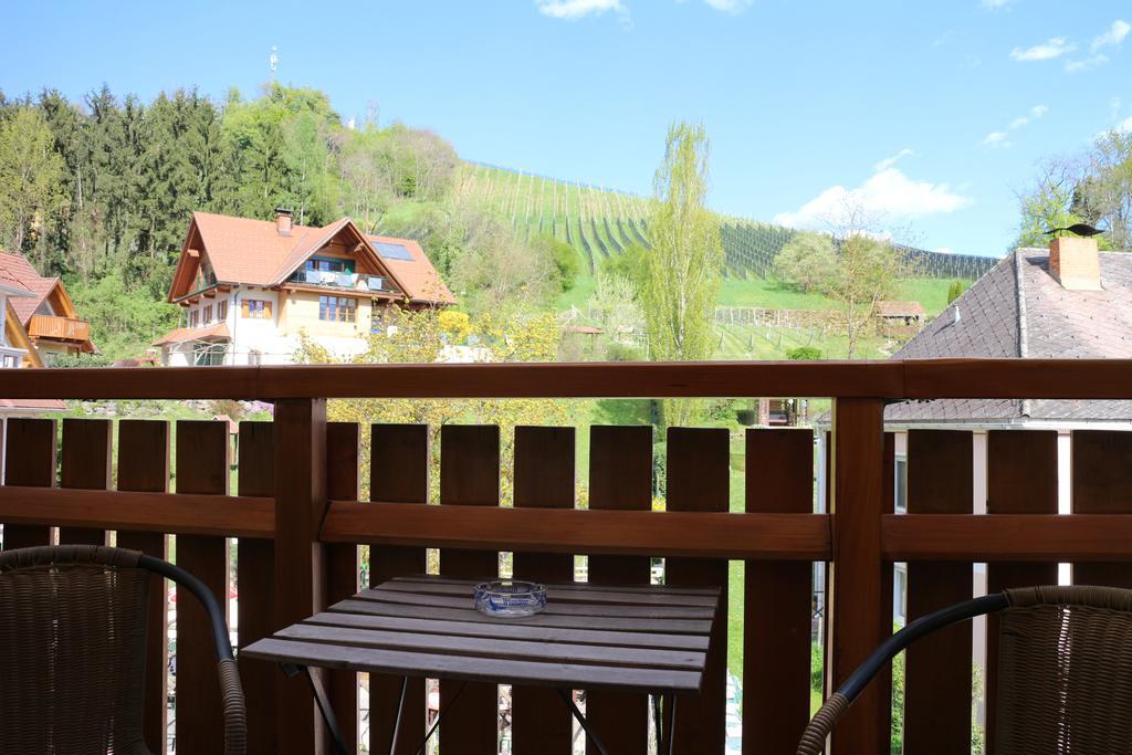 Hotel Domittner Klöch エクステリア 写真